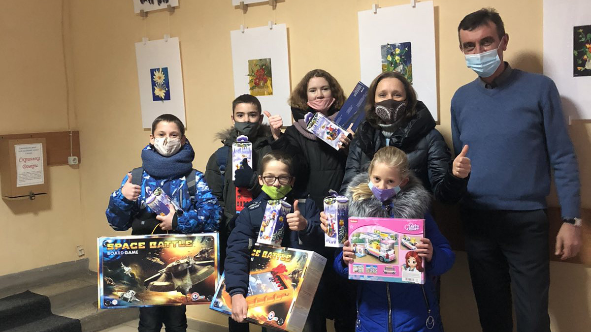 Подарунки дітям до Дня Святого Миколая